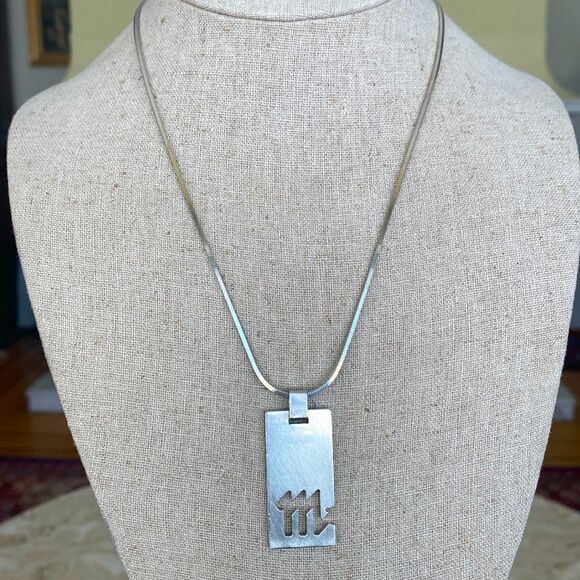 Gucci 925 Sterling Silver “Scorpio” Zodiac Pendant & Chain Unisex - Picture 2 of 16